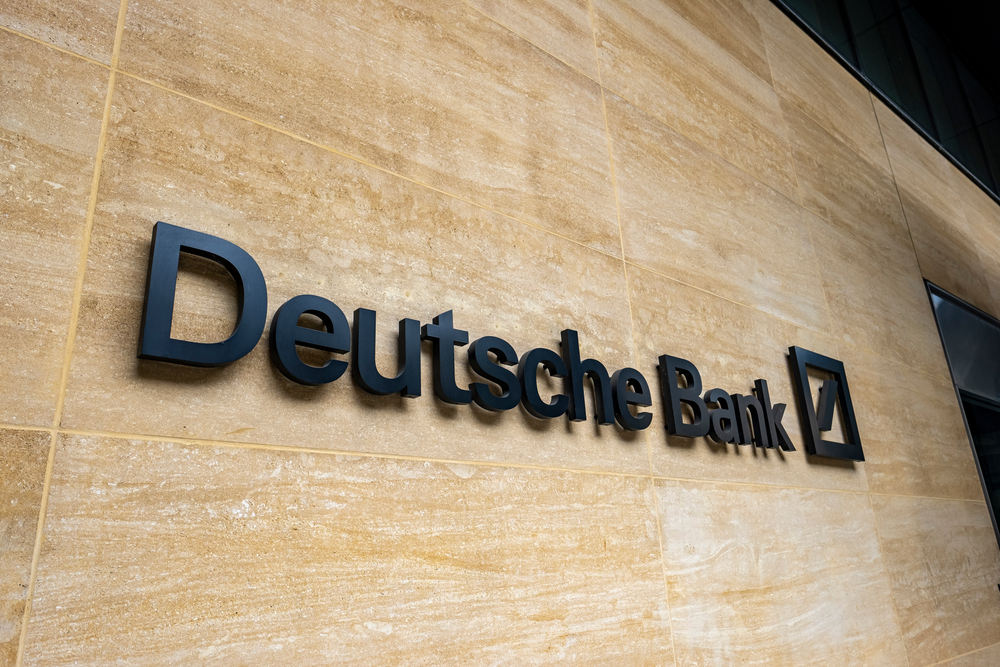 Read more about the article Deutsche Bank Aktie: Analysten sehen Kursziel bei 12,24 EUR