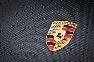 Read more about the article Porsche Automobil: Analysten mit überzeugendem Kurspotenzial von +45,10% – Kursziel bei 68,34 EUR