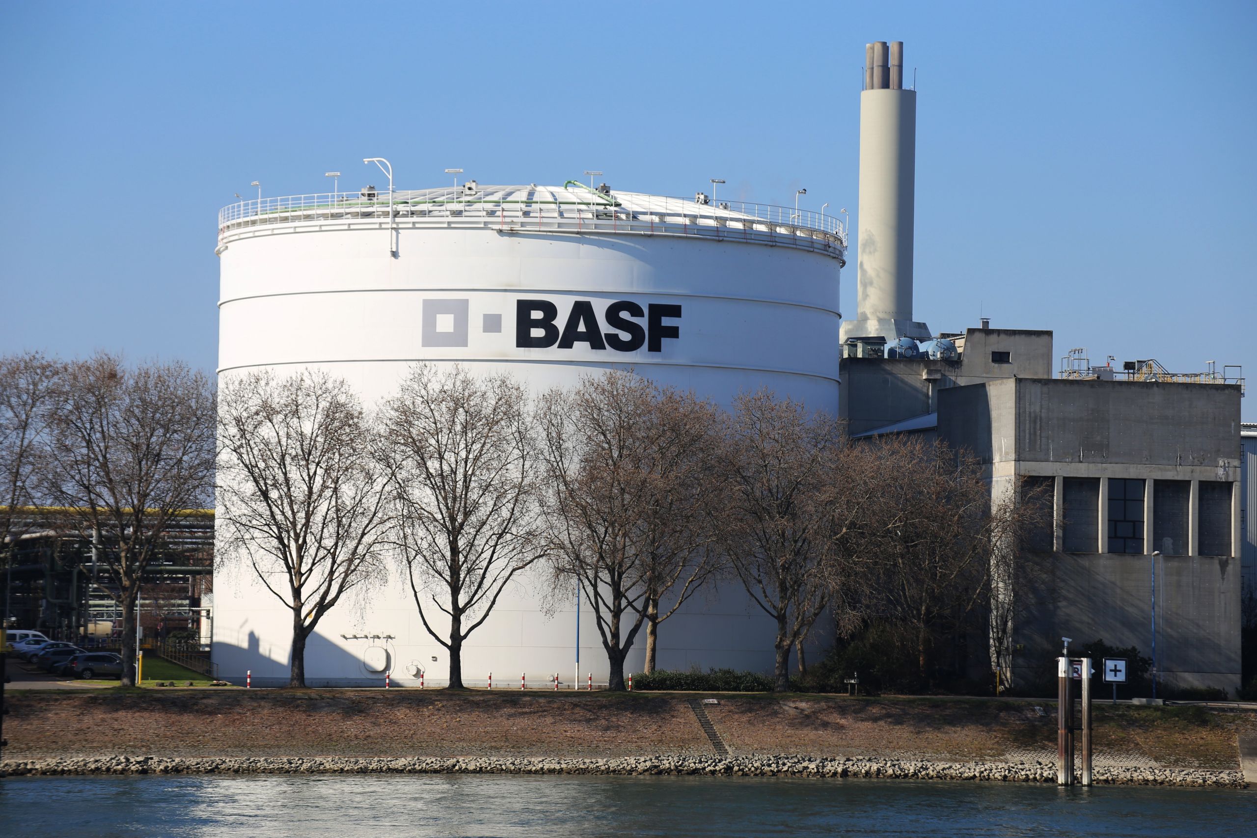 Read more about the article BASF-Aktie: Ein Sturz in Zeitlupe?